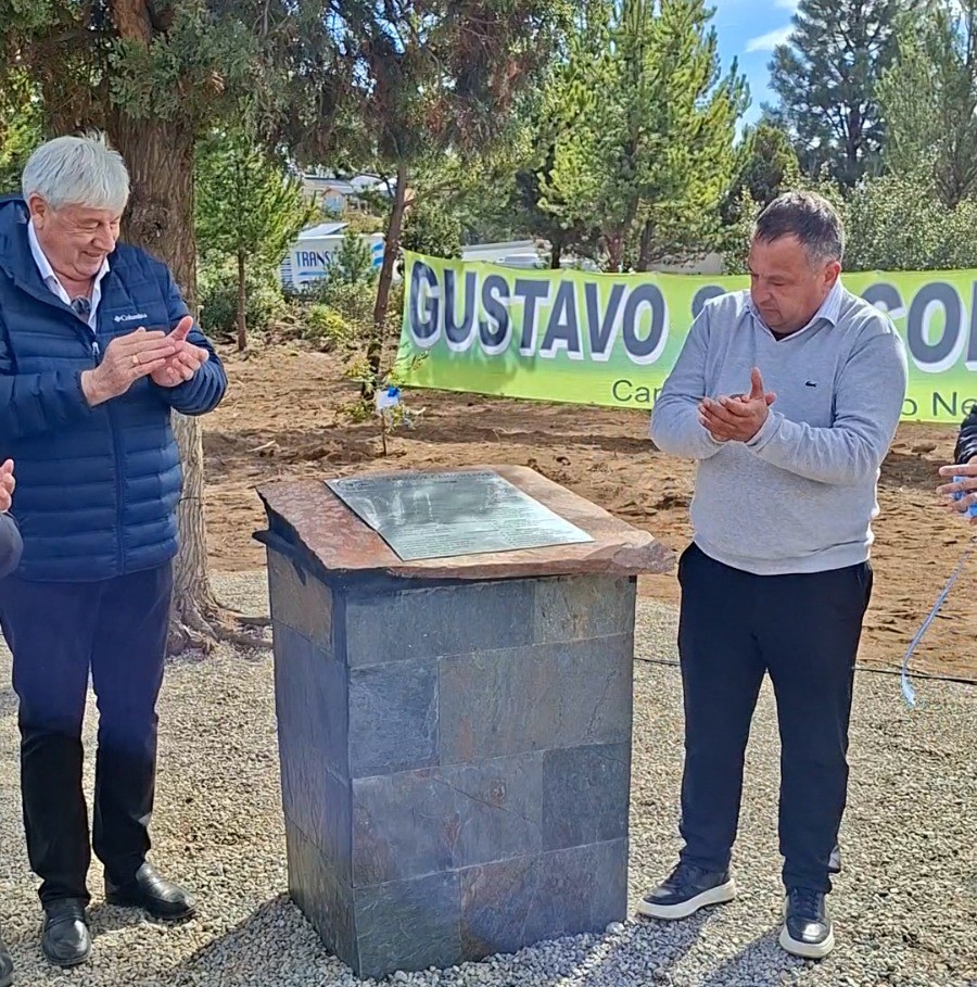 Participantes de la inauguraci&oacute;n del predio